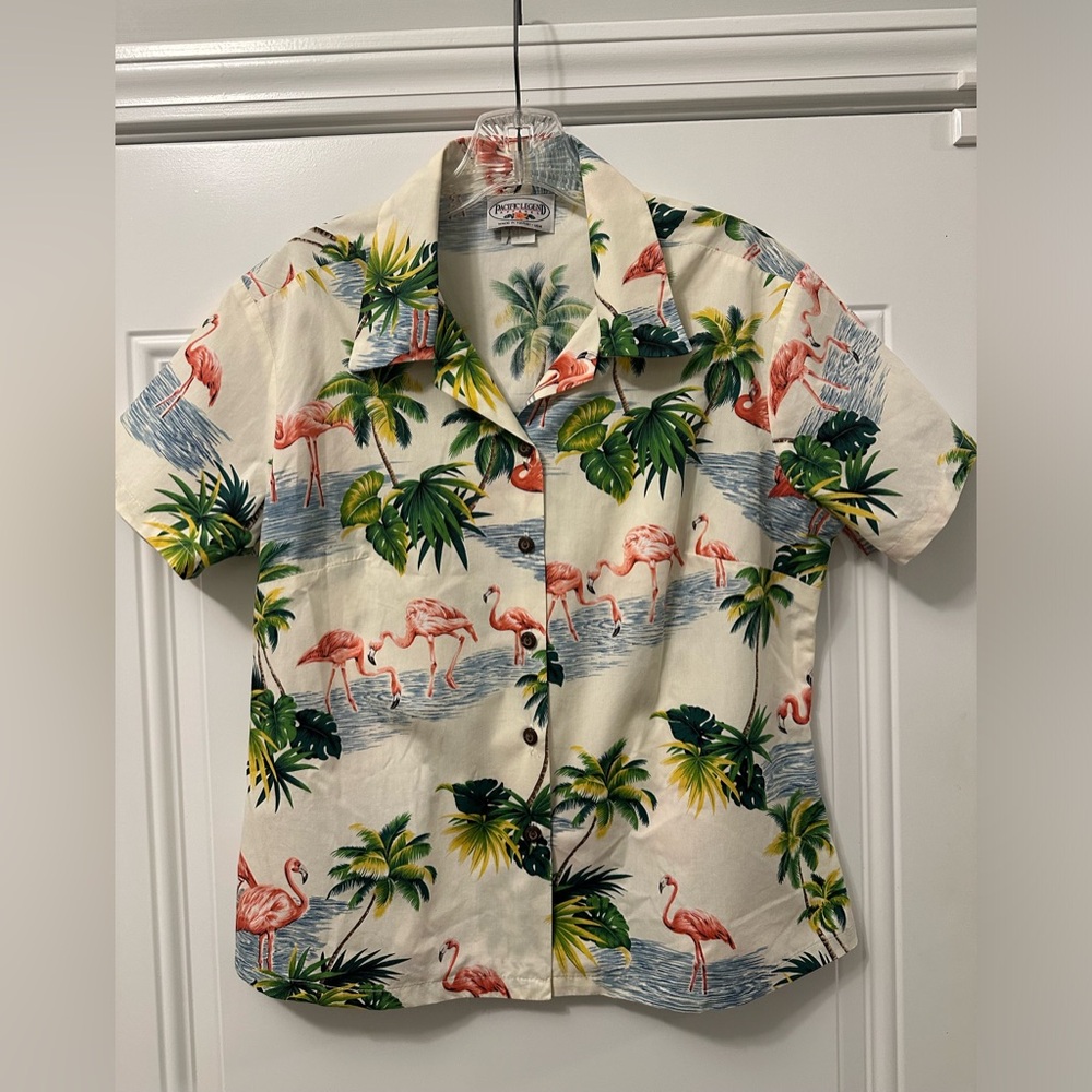 Pacific Legend cotton shirt, made in Hawaii. Size small (8). Pink flamingos